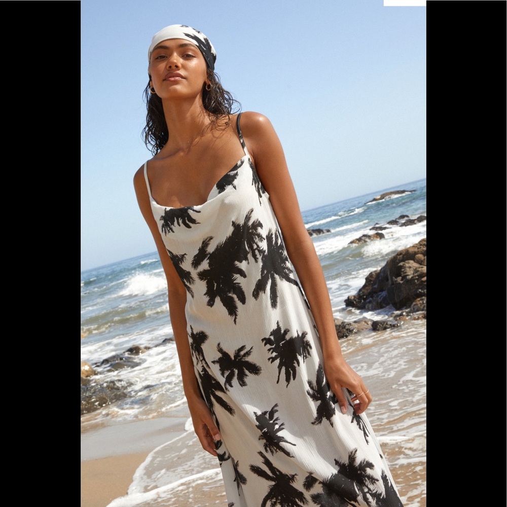 NWT Crinkle Palm Tree Cowl Maxi And Headscarf Set